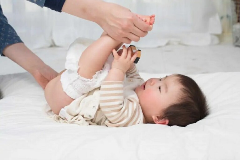 Managing Baby Diaper Rash: Causes, Prevention, and Remedies 4 Managing Baby Diaper Rash Causes Prevention and Remedies MHM Stores UAE online shopping